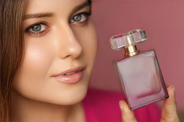 Perfume Beauty Product Cosmetics Model Face Portrait Pink Background Beautiful — Stock Photo, Image