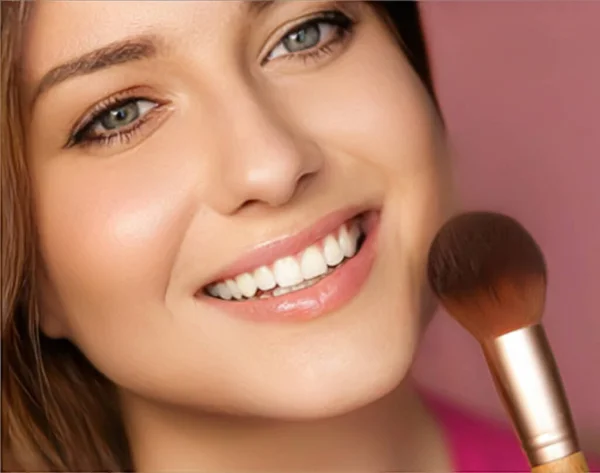 Beautiful Young Woman Applying Cosmetic Powder Product Make Bamboo Brush — Stock Photo, Image