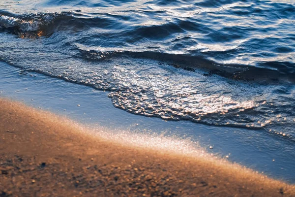 Blue Sea Waves Golden Sand Sunshine Glow Sunset Sandy Beach — Stockfoto