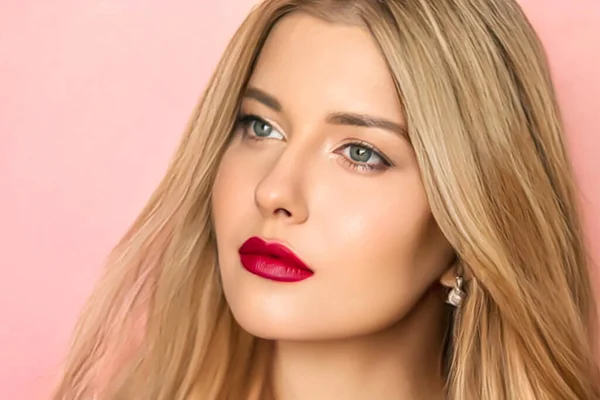 Beauty Makeup Hairstyle Beautiful Blonde Woman Red Matte Lipstick Make — Foto de Stock
