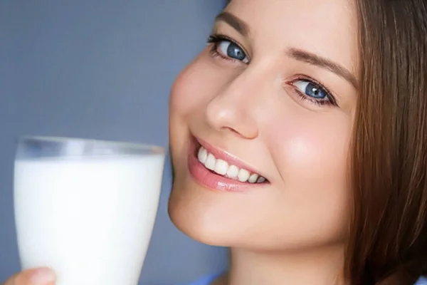 Happy Young Woman Glass Milk Protein Milk Shake Healthy Cocktail — ストック写真