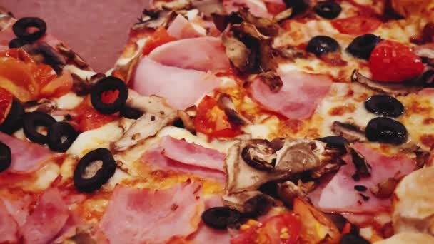 Pizza Capriciosa Cheese Stuffed Crust Pizzeria Food Close — Wideo stockowe