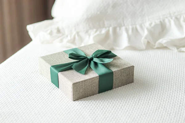 Holiday Present Luxury Online Shopping Delivery Wrapped Linen Gift Box — Stock Photo, Image