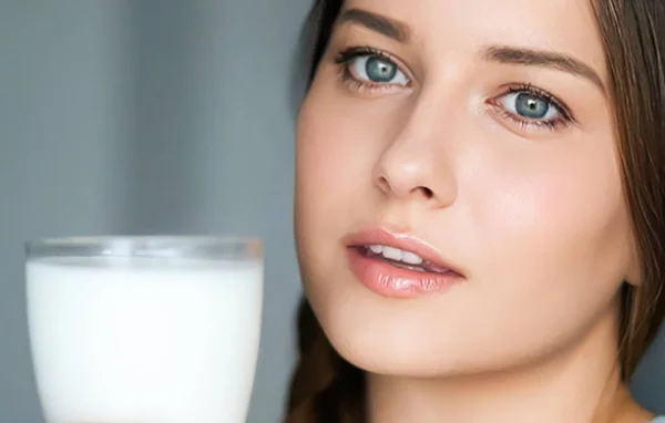 Diet Wellness Young Woman Glass Milk Protein Shake Cocktail Portrait — Foto Stock
