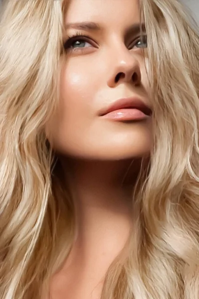 Saç Rengi Saç Bakım Ürünleri Güzellik Portresi Açık Sarı Saç — Stok fotoğraf