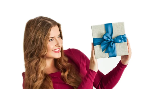 Christmas Holiday Present Happy Woman Holding Gift Luxury Beauty Box — Zdjęcie stockowe