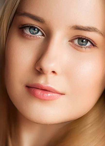 Natural Beauty Make Look Beautiful Young Woman Skin Care Cosmetics — Zdjęcie stockowe