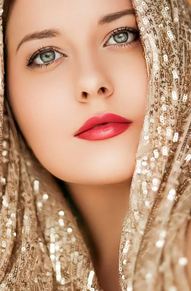 Beauty Luxury Fashion Glamour Woman Dressed Gold Portrait — Stock Photo, Image