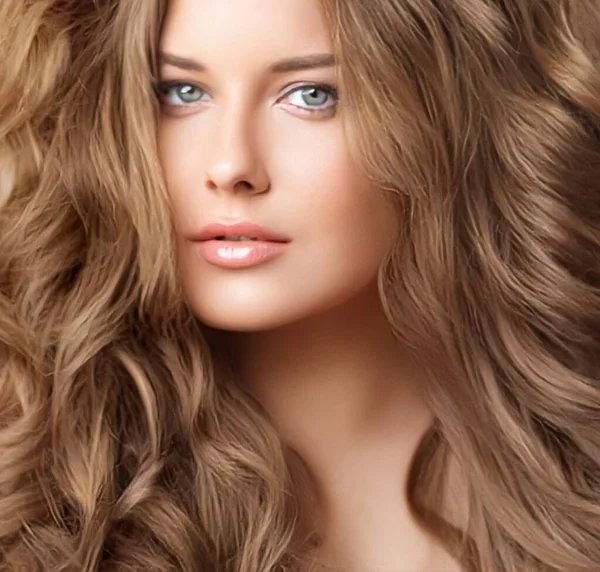 Kapsel Schoonheid Haarverzorging Mooie Vrouw Met Lang Natuurlijk Bruin Haar — Stockfoto