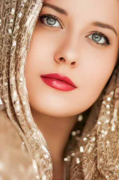 Beauty Luxury Fashion Glamour Woman Dressed Gold Portrait — Stock Photo, Image