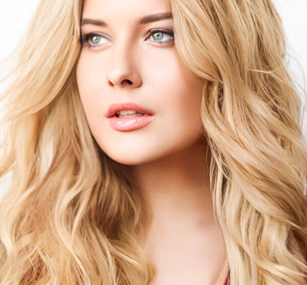 Прически, красота и уход за волосами, красивая блондинка с длинными светлыми волосами, гламурный портрет для парикмахерской и парикмахерской марки