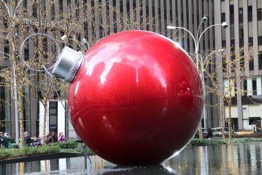 Dekorasyon kırmızı top