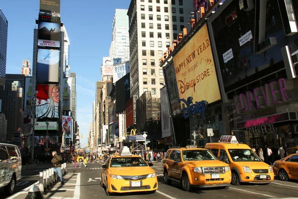 Táxis amarelos em Times Square — Fotografia de Stock