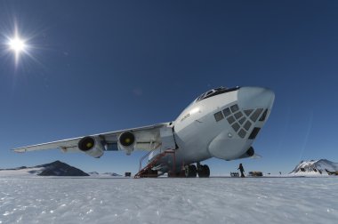 uçak Il - 76 Antarktika