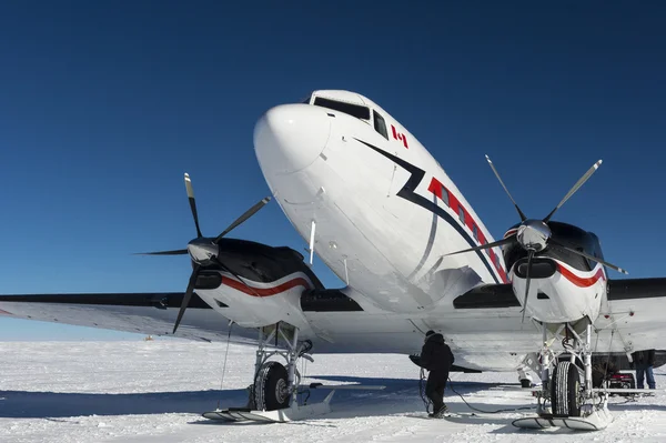 Canadian Airplane at the South pole — Stock Photo, Image