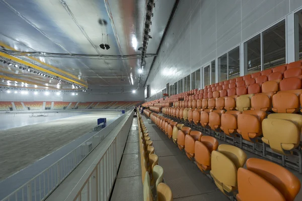 Wnętrza w nowo zbudowanych w Curlingu arena w parku olimpijskiego sochi, Federacja Rosyjska — Zdjęcie stockowe