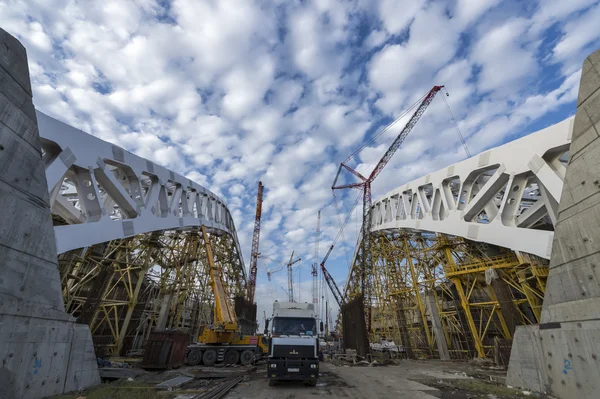 Construcción de un recinto deportivo en el Parque Olímpico de Sochi, Rusia — Foto de Stock