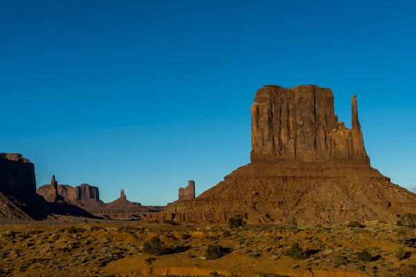 El paisaje único de Monument Valley, Utah, EE.UU. . — Foto de Stock