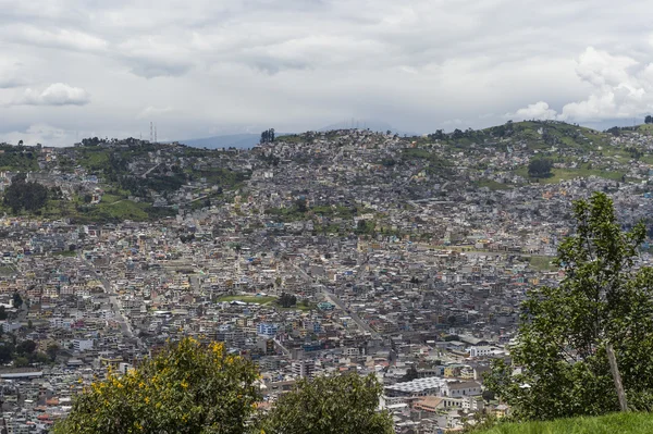 Πανοραμική θέα του quito στον Ισημερινό· — Φωτογραφία Αρχείου