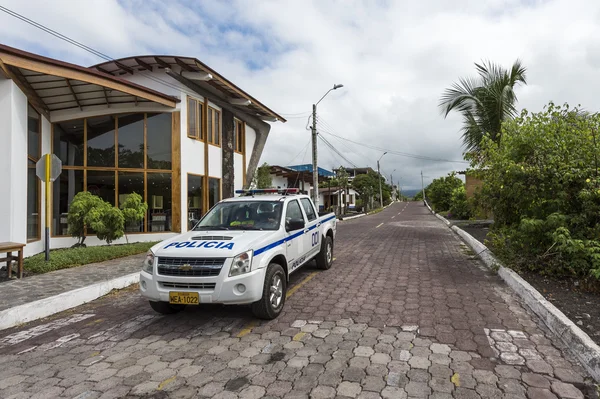 politie-auto op de galapagos eilanden