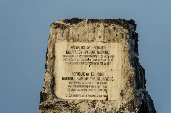 Entrance sign of the National Park of Galapagos Islands — Stock Photo, Image