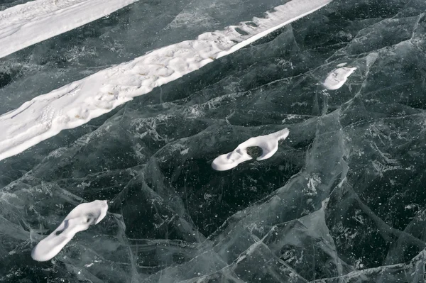 Krakingu lód jeziora Bajkał — Zdjęcie stockowe