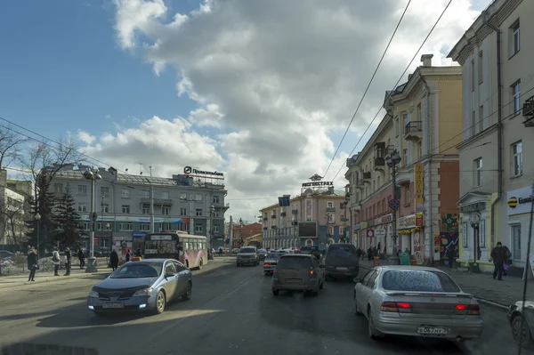 Rua central da cidade de Irkutsk, Rússia — Fotografia de Stock