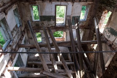 yıkık hrapovetskiy kale, Rusya içinde