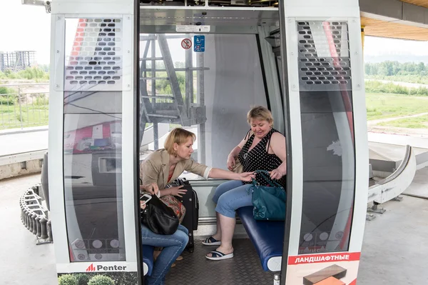 Cableway através do rio Volga em Nizhny Novgorod, Rússia — Fotografia de Stock