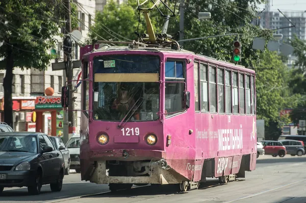 Straßenbahn auf der Straße von Nischni Nowgorod, Russland Stockfoto