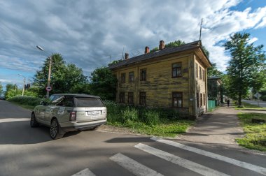 lüks suv araç Rusya, yaroslavl on dokuzuncu yüzyılın bir günlük ev