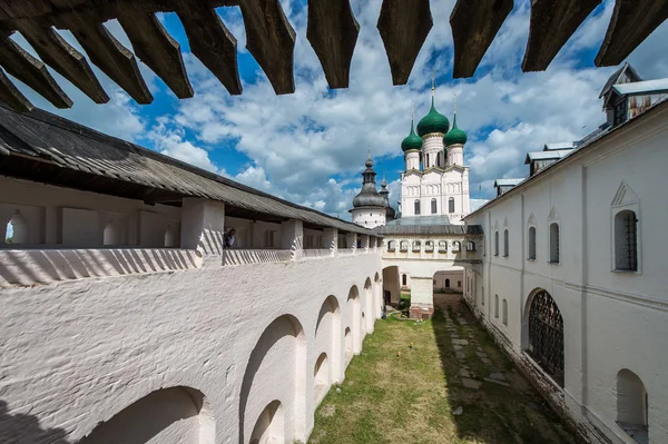 Древняя галерея в Ростове-Кремлине — стоковое фото