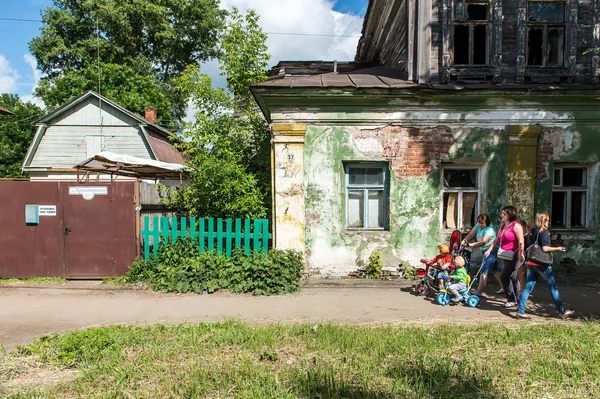 Antiguo edificio en la ciudad de Rostov, Rusia — Foto de Stock