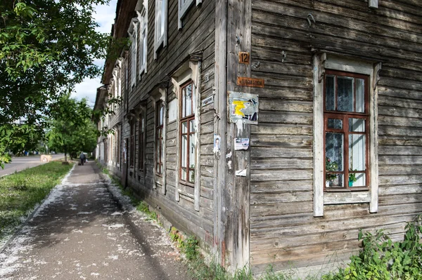 Casa de troncos do século XIX na Rússia — Fotografia de Stock