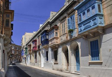 renkli klasik balcons eski şehir