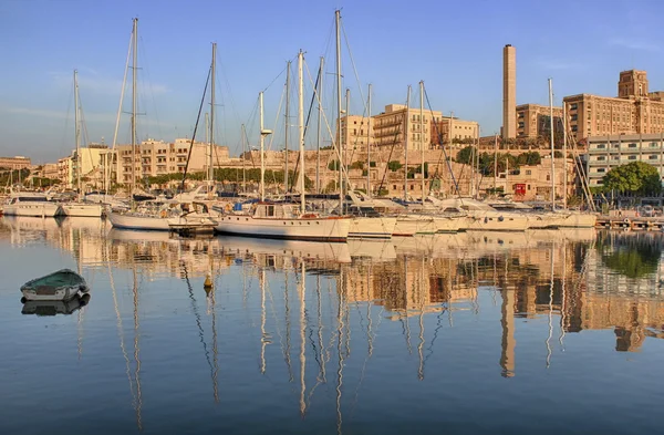 eski mimari Oda Bay ile yatlar