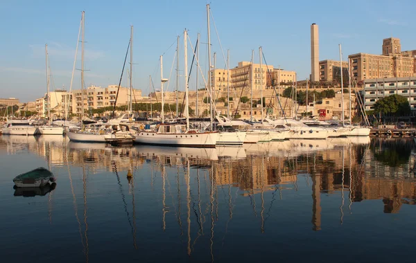 eski mimari Oda Bay ile yatlar