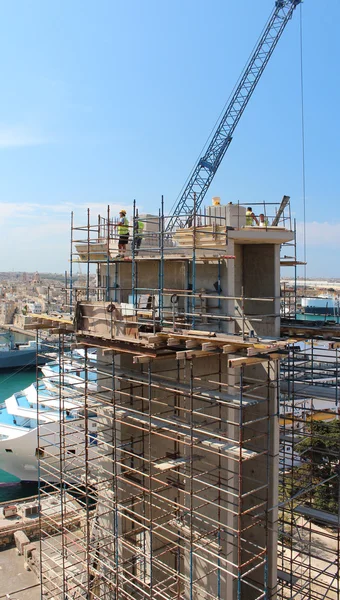 devam eden inşaat...