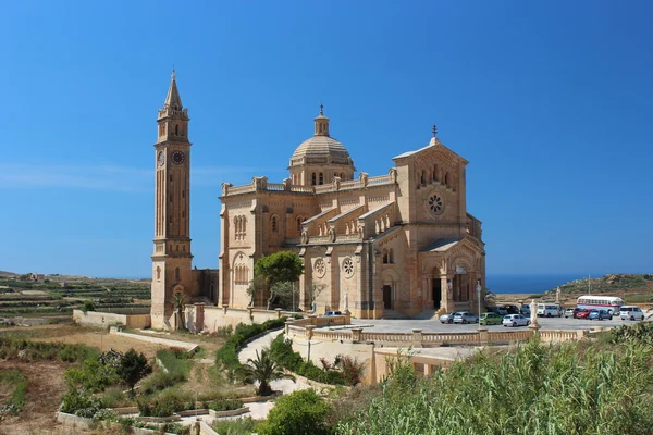 Deniz kıyısında Katedrali