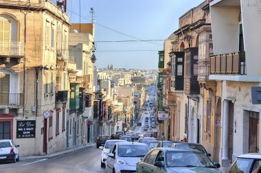 Gzira, malta eski şehir merkezi street güneşli bir gün