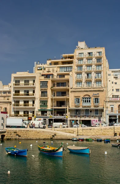 Maltański-sliema starego miasta zatoki — Zdjęcie stockowe