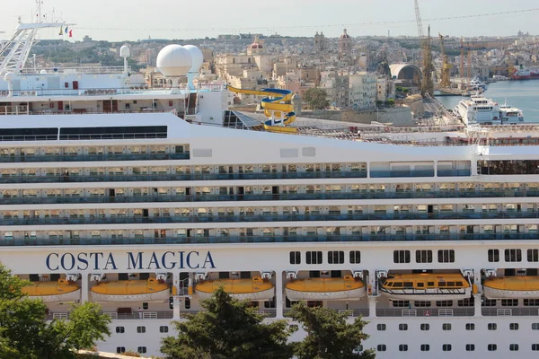 "Costa Mágica "en La Valeta, Malta — Foto de Stock