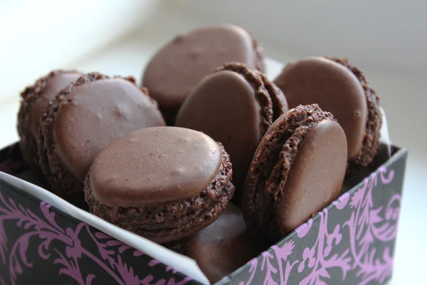 ? hocolate macarons