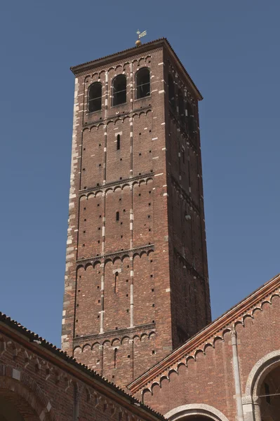 Milan, saint ambrogio středověké bazalka — Stock fotografie