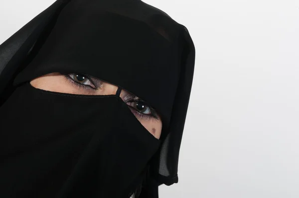 Orta Doğu, güzel bir kadın portresi — Stok fotoğraf