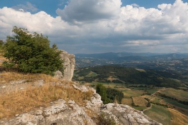 bismantova taş, güzel manzaralar