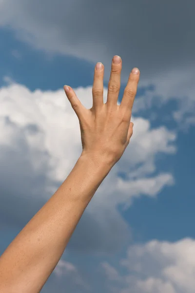 Hand berühren den Himmel — Stockfoto