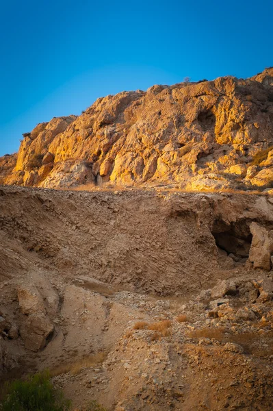 taş ocağı ve gökyüzü