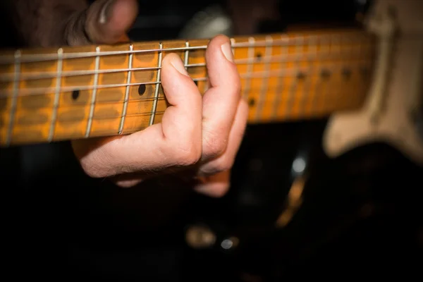 Guitar and guitarist — Stock Photo, Image