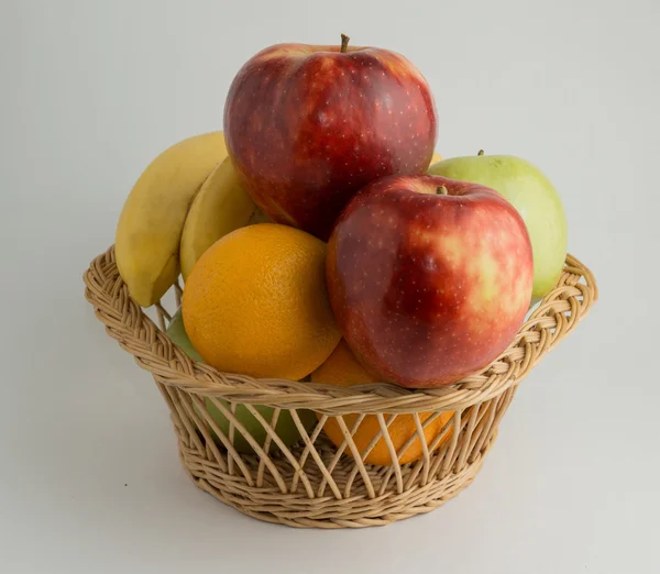 Fruit basket — Stock Photo, Image